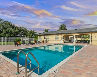 2060 Greenview Shores Boulevard - Photo Thumbnail 13