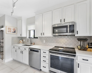 6314 Longboat Lane W - Photo Thumbnail 2