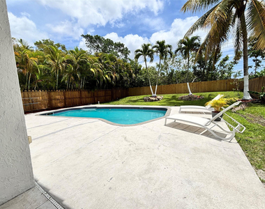 2990 Nw 68th Avenue - Photo Thumbnail 3