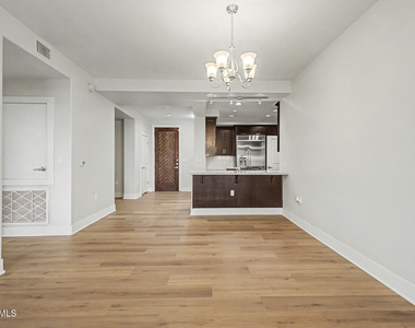 4803 N Woodmere Fairway -- - Photo Thumbnail 5