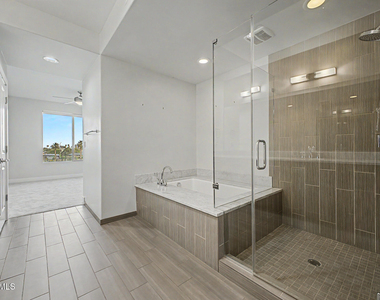 4803 N Woodmere Fairway -- - Photo Thumbnail 17