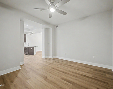 4803 N Woodmere Fairway -- - Photo Thumbnail 12