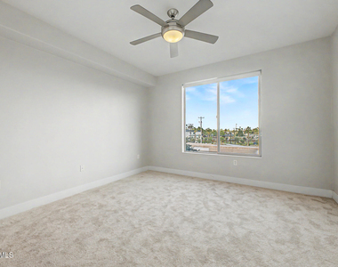 4803 N Woodmere Fairway -- - Photo Thumbnail 13