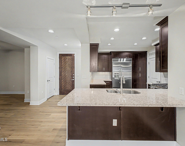 4803 N Woodmere Fairway -- - Photo Thumbnail 7