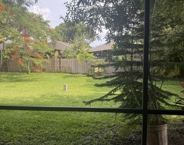 15763 Woodgate Court - Photo Thumbnail 5