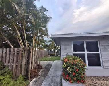 1624 Ne 25th Street - Photo Thumbnail 1