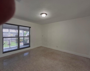 1624 Ne 25th Street - Photo Thumbnail 11