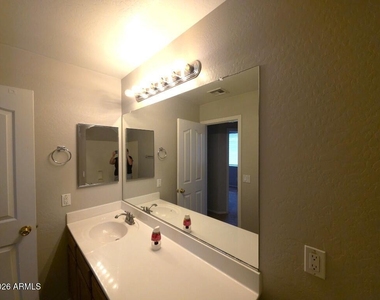 3135 N 127th Avenue - Photo Thumbnail 17