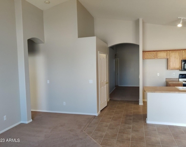 3135 N 127th Avenue - Photo Thumbnail 6