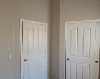 3135 N 127th Avenue - Photo Thumbnail 22