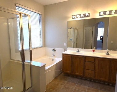 3135 N 127th Avenue - Photo Thumbnail 18
