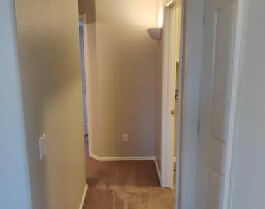 3135 N 127th Avenue - Photo Thumbnail 13