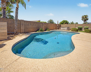 4319 E Tether Trail - Photo Thumbnail 37