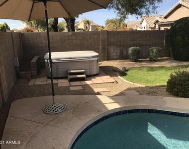 4319 E Tether Trail - Photo Thumbnail 10