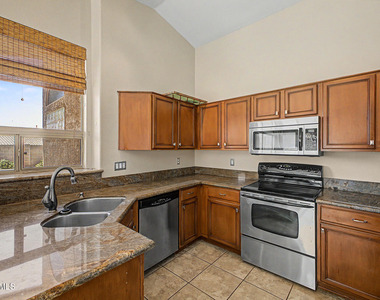 4319 E Tether Trail - Photo Thumbnail 15