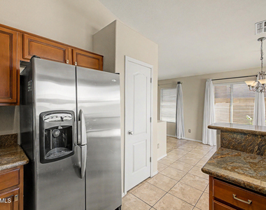 4319 E Tether Trail - Photo Thumbnail 17