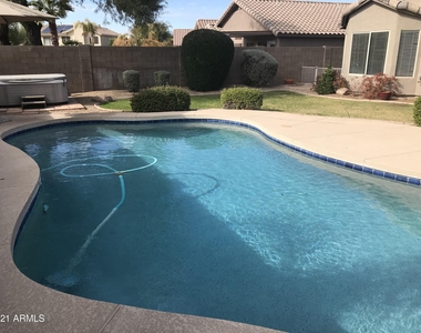 4319 E Tether Trail - Photo Thumbnail 9