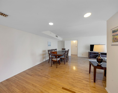 18181 Ne 31st Court - Photo Thumbnail 3