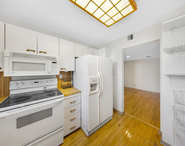 18181 Ne 31st Court - Photo Thumbnail 13