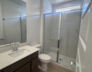 23333 W Mobile Lane - Photo Thumbnail 5