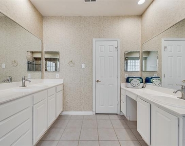 4205 Tiffany Drive - Photo Thumbnail 15