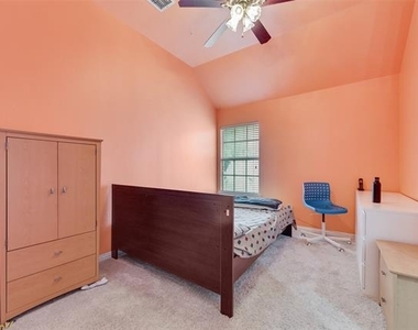 4205 Tiffany Drive - Photo Thumbnail 10