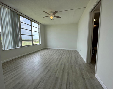 2651 S Course Drive - Photo Thumbnail 5
