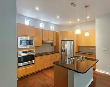 1207 Beaconsfield Lane - Photo Thumbnail 4