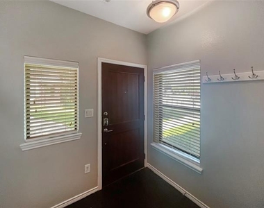 1207 Beaconsfield Lane - Photo Thumbnail 2