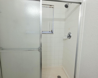 4154 Napoli Lake Drive - Photo Thumbnail 15