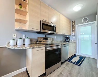 3250 Ne 28th Street - Photo Thumbnail 3