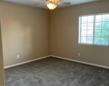 2972 E Franklin Avenue - Photo Thumbnail 13