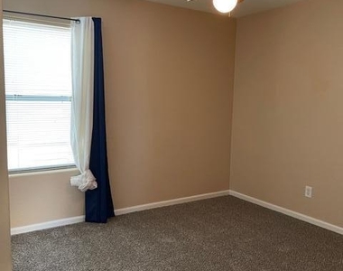 2972 E Franklin Avenue - Photo Thumbnail 20