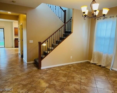 2972 E Franklin Avenue - Photo Thumbnail 9