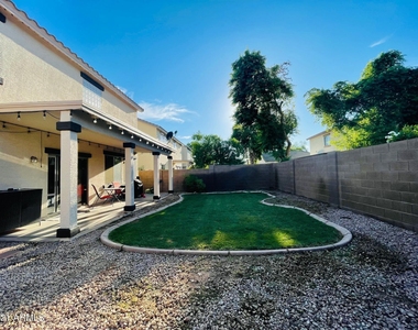 2972 E Franklin Avenue - Photo Thumbnail 21
