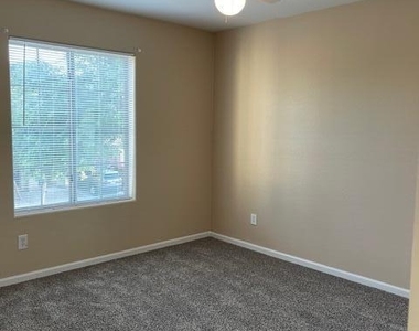 2972 E Franklin Avenue - Photo Thumbnail 19
