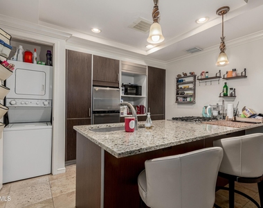 7137 E Rancho Vista Drive - Photo Thumbnail 8
