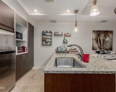 7137 E Rancho Vista Drive - Photo Thumbnail 11