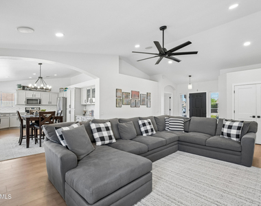 4451 W Creedance Boulevard - Photo Thumbnail 13