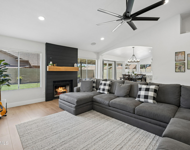 4451 W Creedance Boulevard - Photo Thumbnail 5