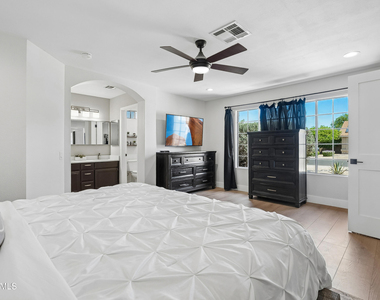 4451 W Creedance Boulevard - Photo Thumbnail 15