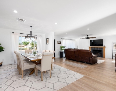 6749 E Wilshire Drive - Photo Thumbnail 6