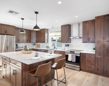 6749 E Wilshire Drive - Photo Thumbnail 10