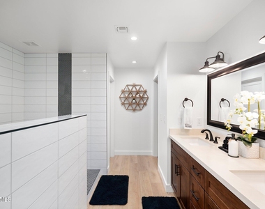6749 E Wilshire Drive - Photo Thumbnail 18