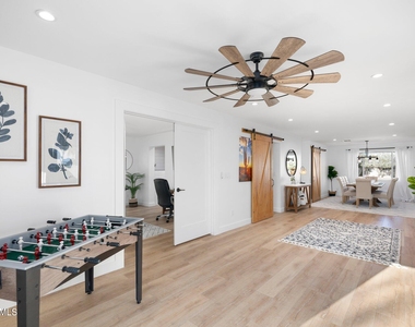 6749 E Wilshire Drive - Photo Thumbnail 14