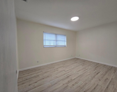 800 Ibis Way - Photo Thumbnail 5