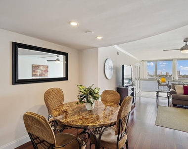 301 Lake Shore Drive - Photo Thumbnail 14