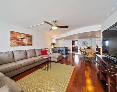301 Lake Shore Drive - Photo Thumbnail 9