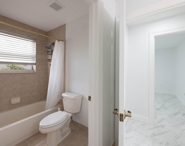 4668 Sw 183rd Avenue - Photo Thumbnail 8