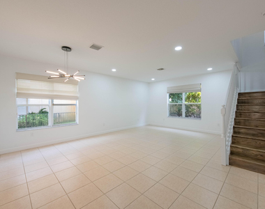 4668 Sw 183rd Avenue - Photo Thumbnail 4